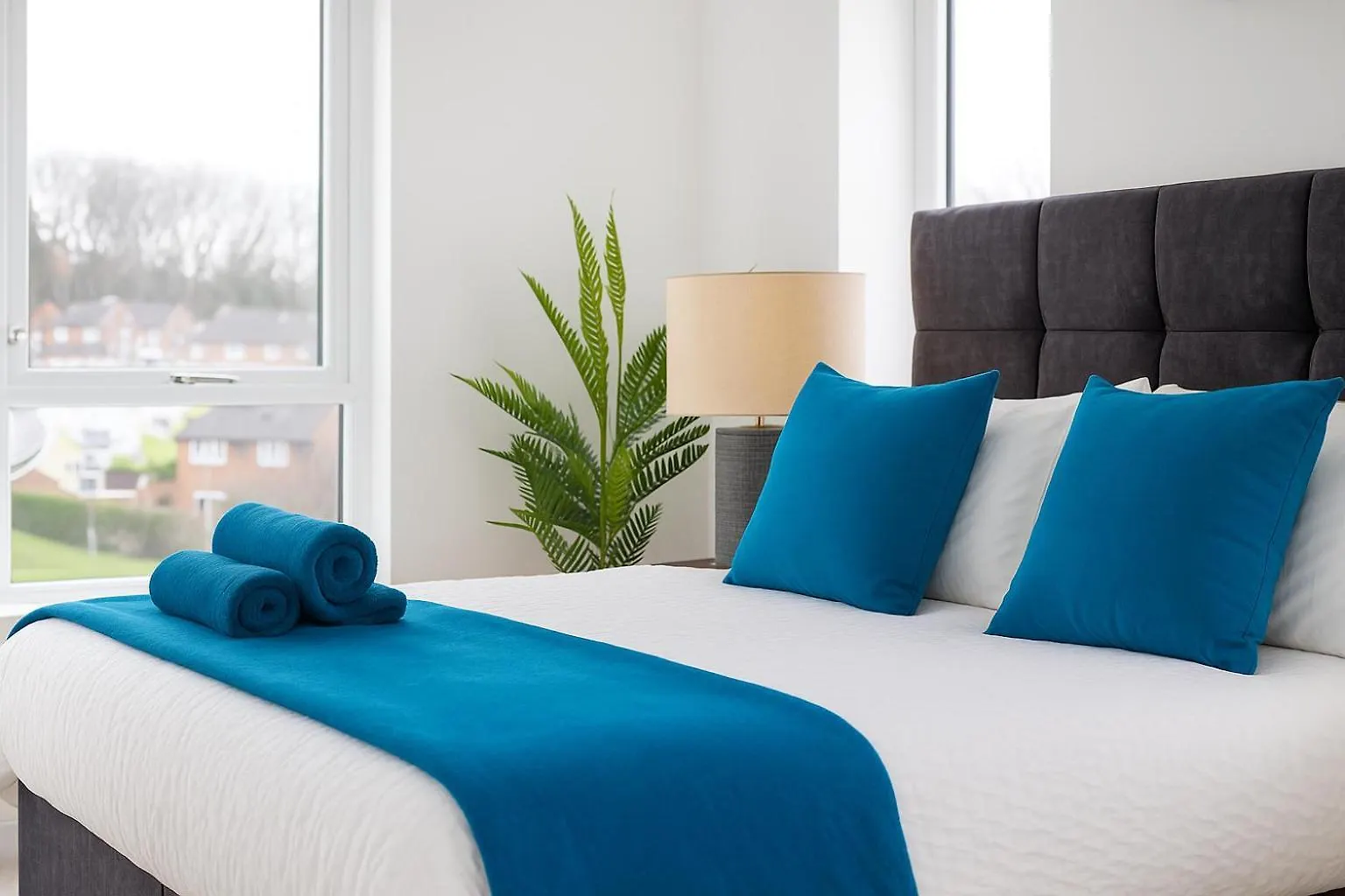 Alt-Stay Leeds, Horsforth - Parking & Ev Plug - King Size Bed - En-Suite'S - Ideal For Contractors & Long Stays 0*,  Verenigd Koninkrijk